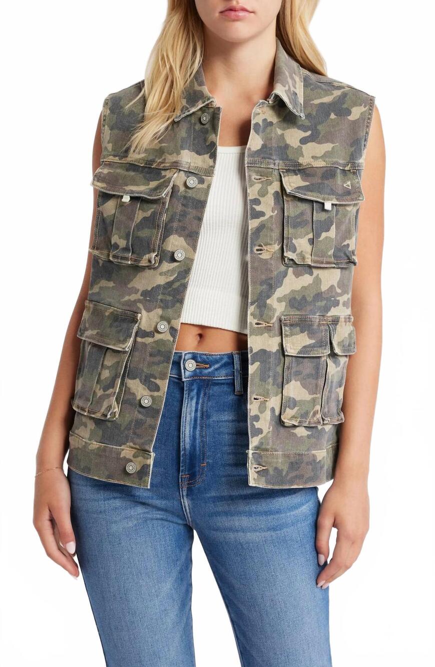 NEW HIDDEN sleeveless denim vest in camo